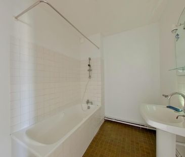 Location Appartement 3 pièces 76m² CHATELLERAULT 86100 - Photo 5