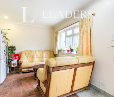 1 bedroom semi-detached house to rent - Photo 2