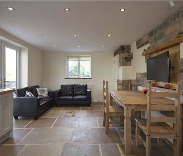 10 Highfields, Huddersfield, HD1 - Photo 2