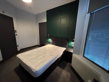 4 bedroom house of multiple occupation to rent - Photo 3