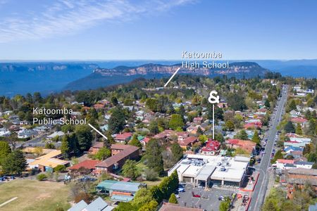 Modern Comfort and Convenience in the Heart of Katoomba - Photo 5