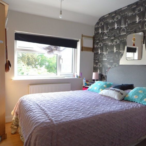 Cippenham Lane, Slough, Berkshire,SL1 - Photo 1