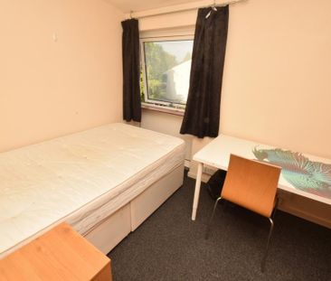 4 bedroom terraced house to rent - Photo 6