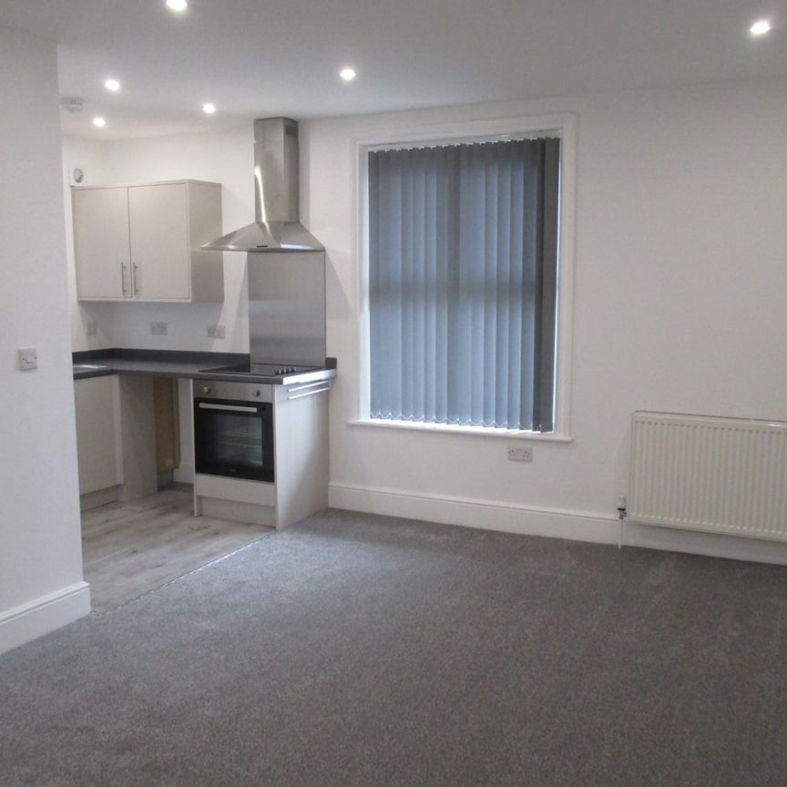 Studio Flat, Slatey Road, CH43 - Photo 1