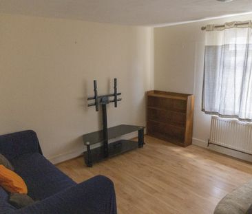 4 bed house to rent in The Cross, Wivenhoe - Photo 1