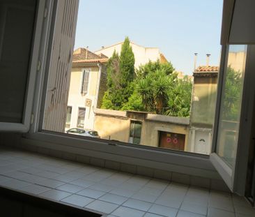 Nîmes, T4, 750€ H.C, Place Hubert Rouger, 83m² - Photo 4