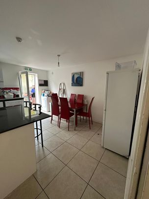 Hearsall Lane Room 6 - Photo 1