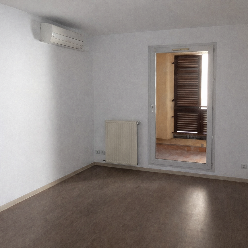 Location Appartement 3 pièces 81m² NIMES 30000 - Photo 1