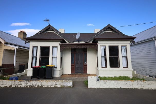 **Spacious 6-Bedroom Flat in Prime City Centre Location – Dunedin, 9016** - Photo 1