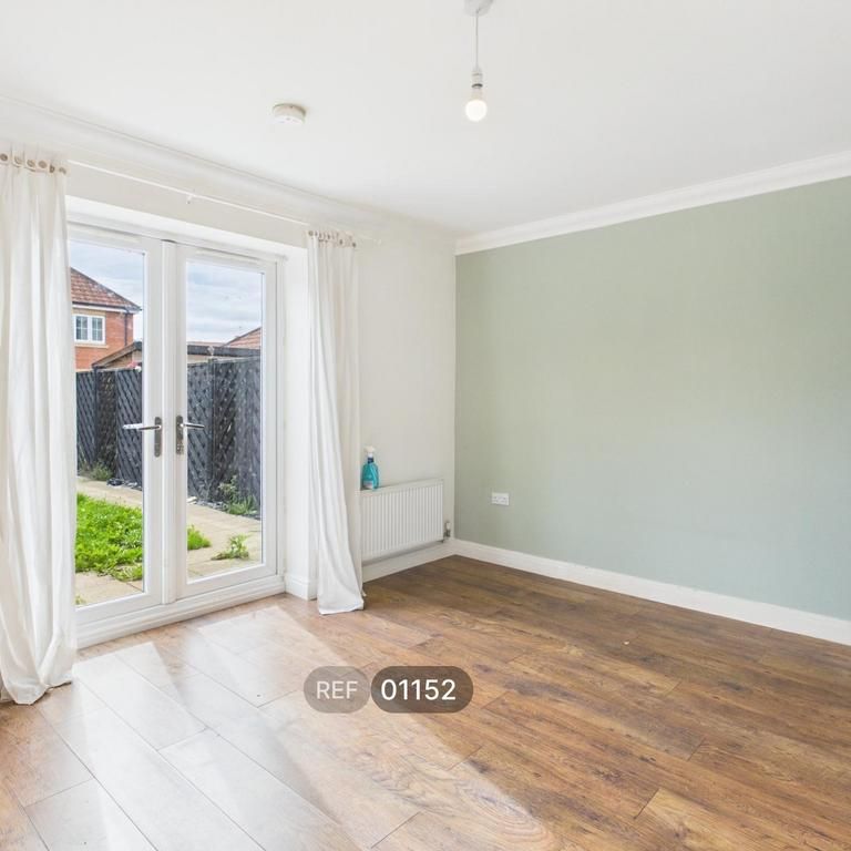 3 bedroom terraced house to rent - Photo 1