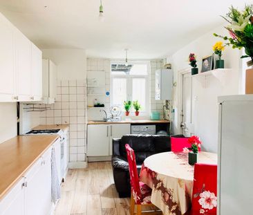 Room in a Shared House, Victoria Way, SE7 - Photo 6