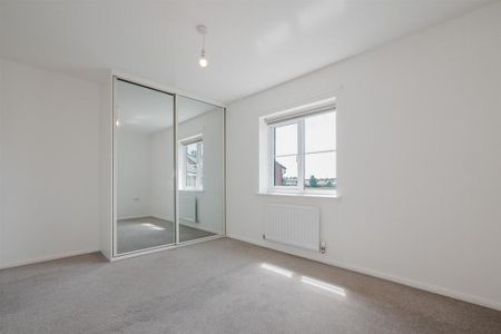 2 bedroom semi-detached house to rent - Photo 3