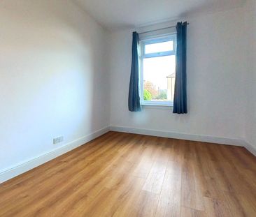 2 bedroom semi-detached property to rent - Photo 1