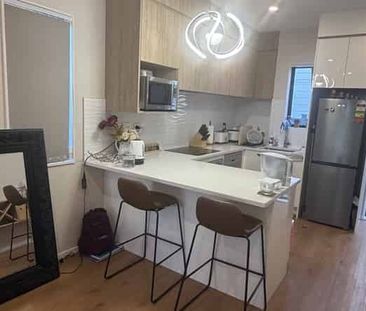 Modern 2-Bedroom Home 1 Bathroom + Guest Toilet Low-Maintenance Liv... - Photo 3