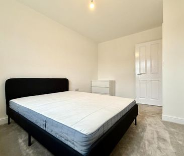 4 bedroom detached house to rent - Photo 2