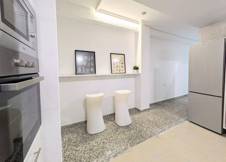 Carrer de Sant Pere, Valencia, Valencian Community 46011 - Photo 4