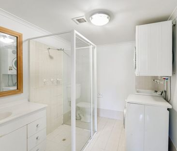 BRIGHT AND SPACIOUS PARK-SIDE LIVING, NOT TO BE MISSED! - Photo 6