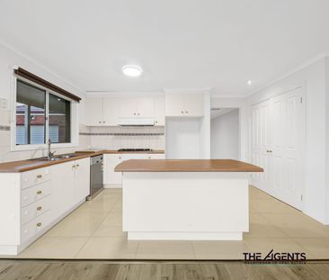 1 Marrowie Place, Taylors Hill, Vic 3037 - Photo 6