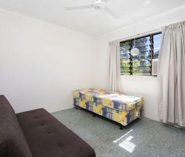 MODERN SEMI FURNISHED APARTMENT - CITY FRINGE! - Photo 5