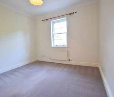 Markham Court, Camberley, GU15 - Photo 3