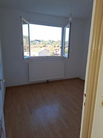 Location Appartement 3 pièces 69m² DRAGUIGNAN 83300 - Photo 4