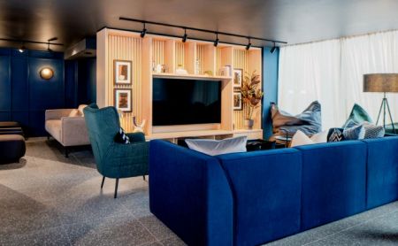 Grand Two Bedroom - Photo 2