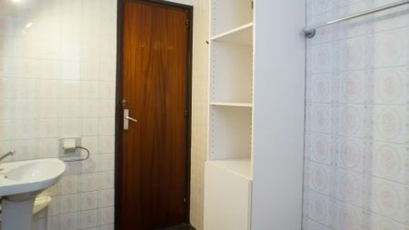 Carrer de Santa Perpètua, Barcelona, Catalonia 08012 - Photo 5