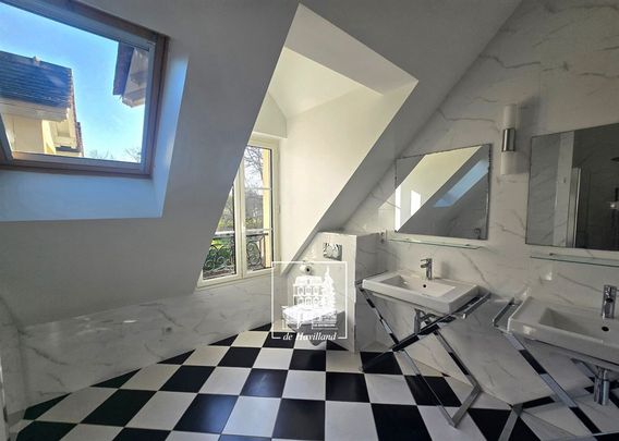 Maison • La Celle-Saint-Cloud - Photo 1