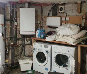 Liverpool Road Room 4 - Photo 5