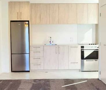 Location! Location! Location! - Photo 3