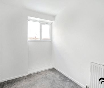 3 bedroom end of terrace house to rent - Photo 6