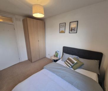 2 bedroom flat to rent - Photo 5