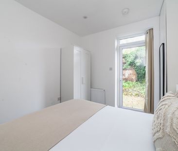 2 Bed Flat, Cricklewood Lane, NW2 - Photo 2