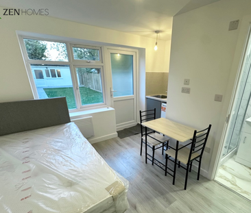 Studio to rent - Photo 2