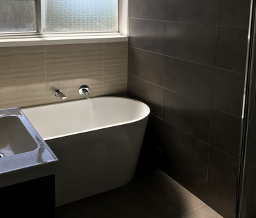 18 Sylvia Street, Blackburn South, VIC - Photo 2