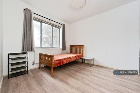 4 bedroom detached house to rent - Photo 4