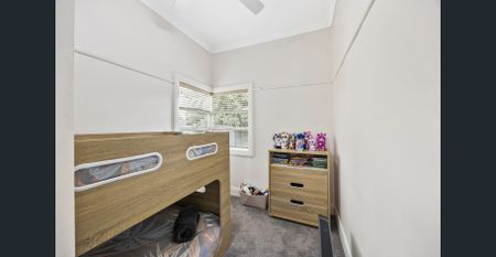 Welcoming Fully-Furnished Home in Leafy Lake Wendouree - Photo 5