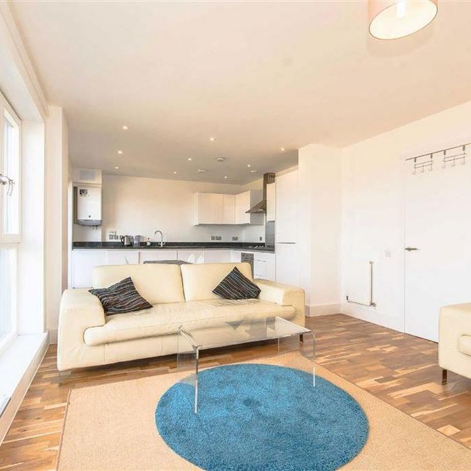 3 bedroom flat to rent - Photo 1