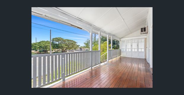 Large Home & Freshly Painted - Photo 1