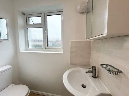 Mawney Road, Romford , RM7 8DS, Property for rent - Photo 4