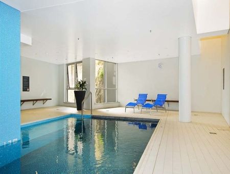 Elegant Furnished Apartment In Prime Harborside Location - Photo 5