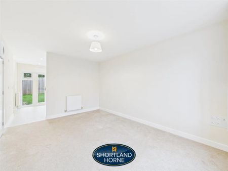 Martin Drive, Kenilworth - Photo 2