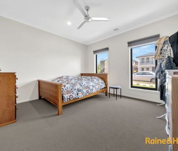 42 Shell Close, Clyde North, VIC 3978 - Photo 4