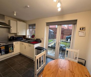 2 bedroom semi-detached house to rent - Photo 5