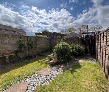 3 bedroom end of terrace house to rent - Photo 3