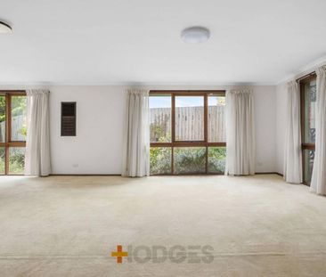 CLOSE TO THE BEACH | THREE BEDROOMS | GREAT LOCATION - Photo 3