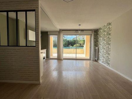 Location Appartement 2 pièces 46m² DAX 40100 - Photo 5