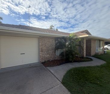 4 bedroom Home - Urangan - Photo 2