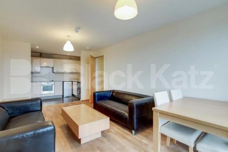 Beautiful 2-Bedroom Apartment in Modern Hungerford Road Development - Photo 2