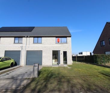 Lichtrijke nieuwbouwwoning te huur - Photo 1